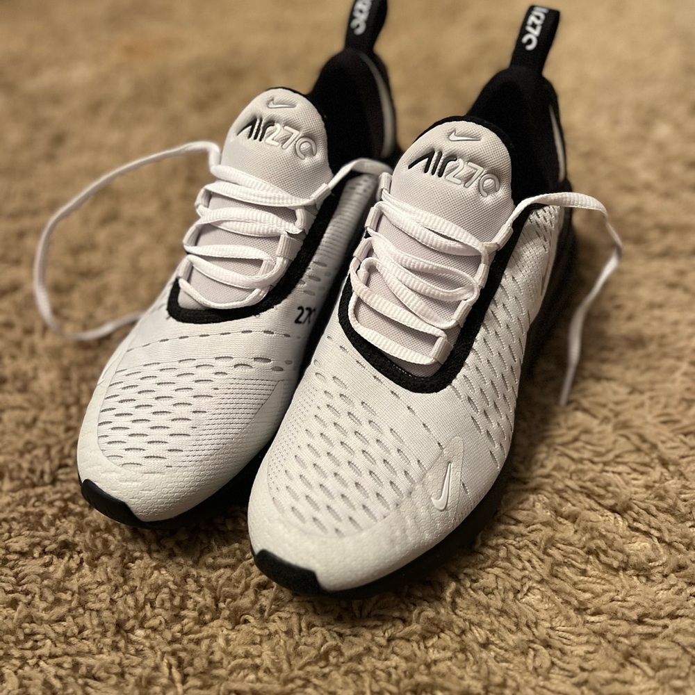 Nike Air 270 White and Black Athletic Shoes